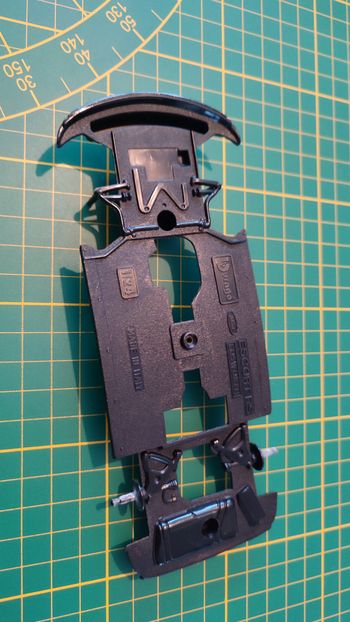 Châssis inférieur pièce détachée miniature Bburago Burago Ford Escort RS Cosworth 1/24 1/24e 1/24ème