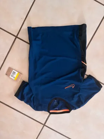 Maillot Nike Dri Fit Neuf 8-9ans