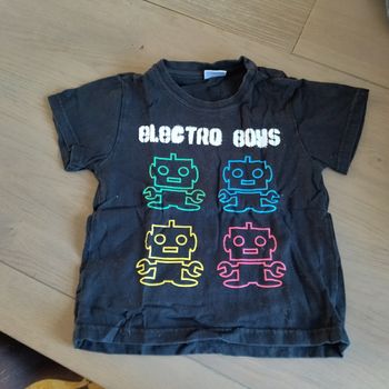 Tshirt manches courtes taille 5 ans