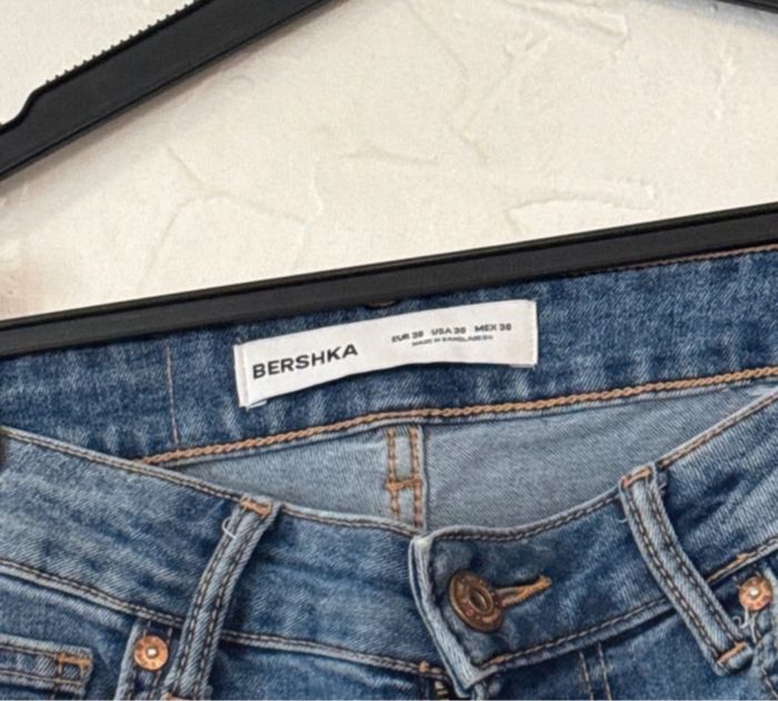 Jeans Bershka taille 38 - photo numéro 2