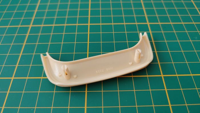 Capote haut de siège pièce détachée miniature jaguar type E 1961 1/18 burago #B38 - photo numéro 2