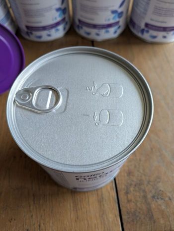 Lot de 9 boîtes de lait