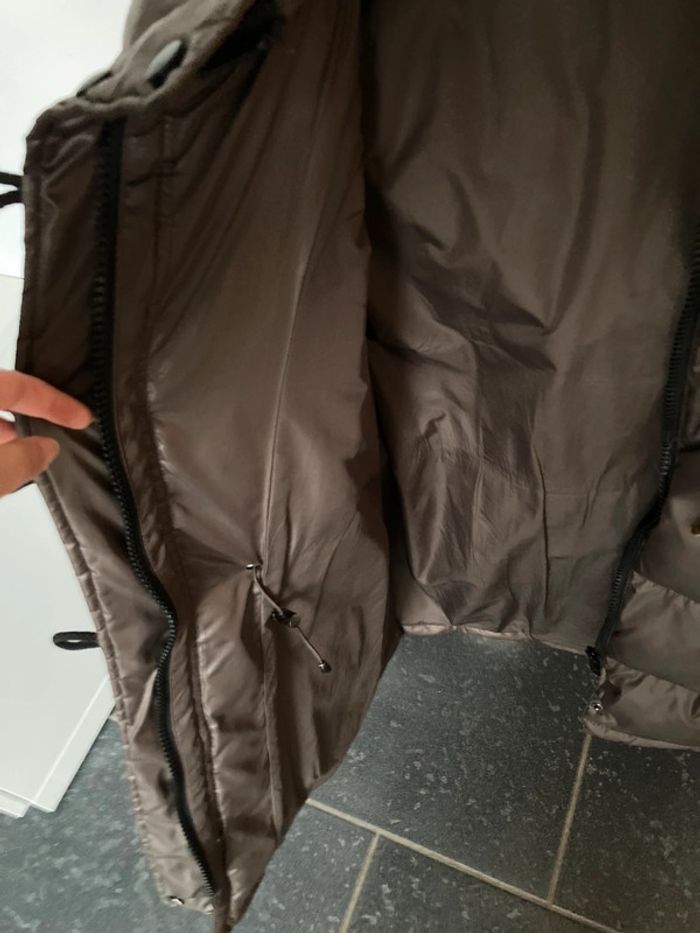 Magnifique doudoune avec capuche amovible 🌼 taille L - photo numéro 11