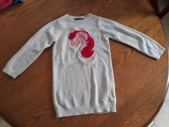 Pull robe gris avec une licorne In extenso  6 ans