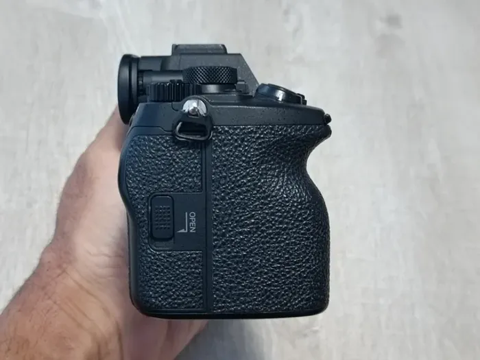 Boîtier Sony Alpha 7iv hybride - photo numéro 9