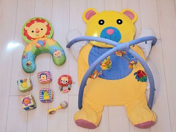 Lot tapis d'activité, coussin et jeux d'éveil bébé FISHER PRICE, VTECH