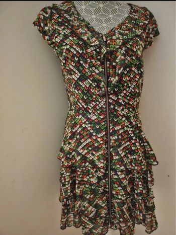 Jolie robe à volants.