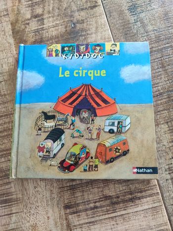 Livre kididoc thème le cirque