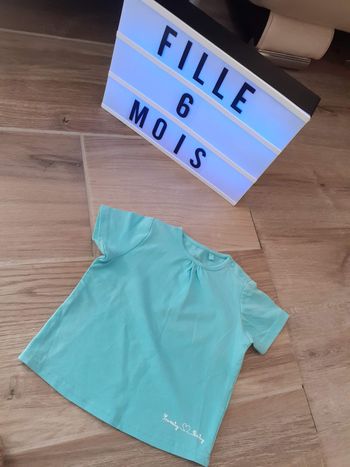 Tee-shirt fille 6 mois.