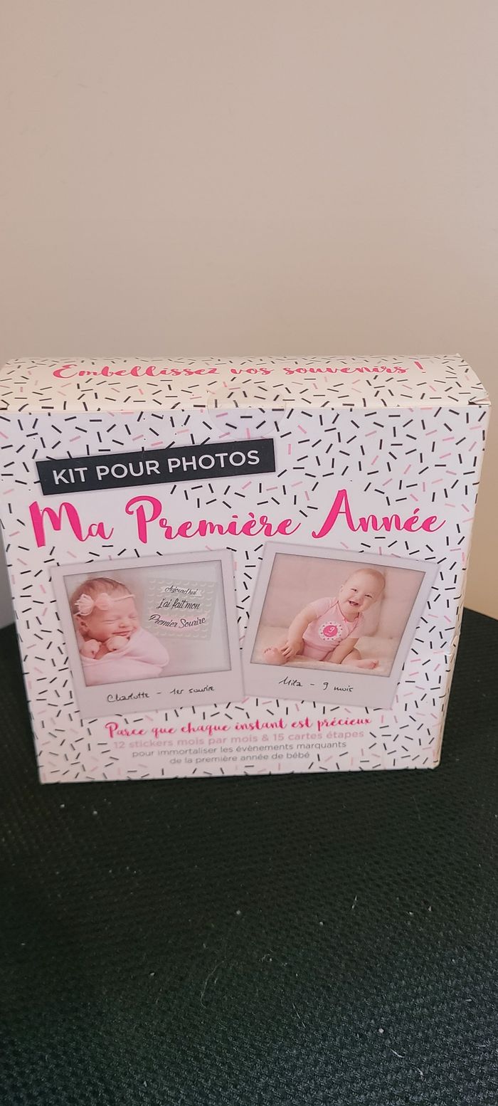 Kit photos souvenirs bébé fille : ma première année