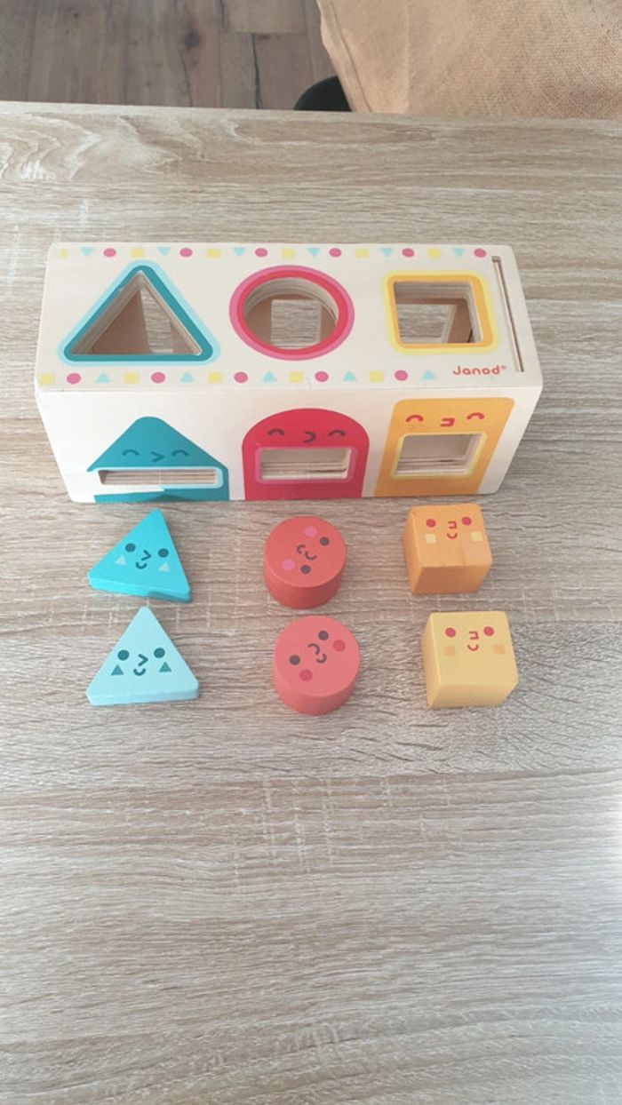 Jeu encastrement en bois
