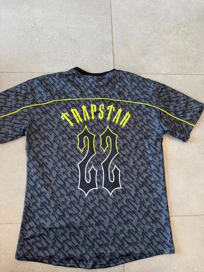T-shirt Trapstar de foot , taille M, très bon état, - photo numéro 4