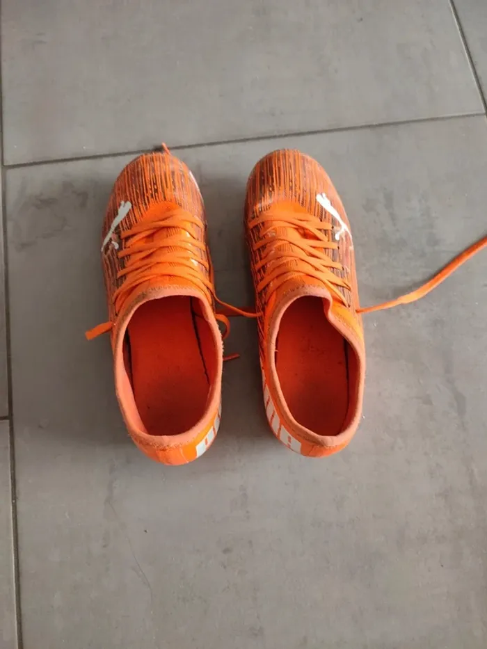 Chaussures de foot T.37 - photo numéro 2