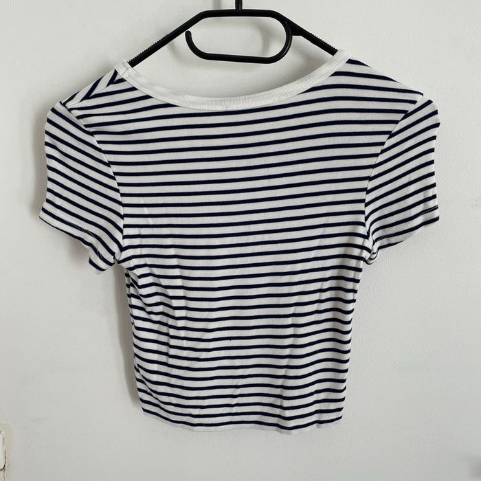 Crop top rayé bleu et blanc - photo numéro 2