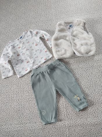 Ensemble bébé 3 pièces 12 mois Mots d’Enfants – pantalon vert, haut vélo + gilet doux