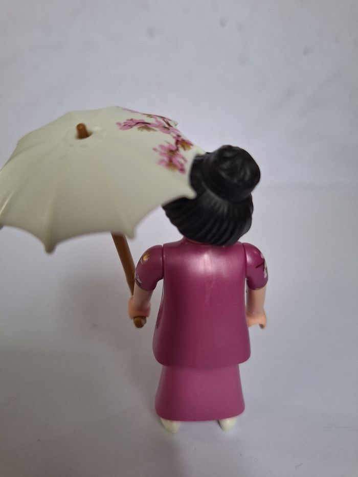 Figurine Playmobil femme japonaise - photo numéro 2