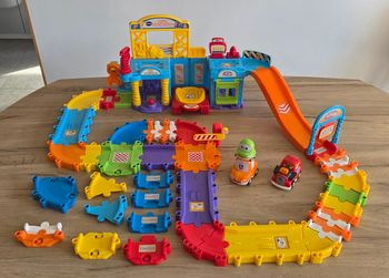 Garage tut tut bolides avec véhicules 