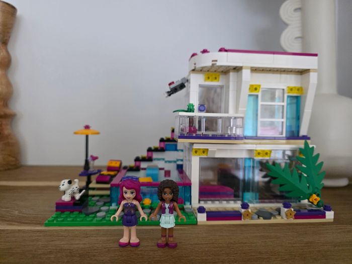 Lego 41135 + notices de montage 
La maison de la Pop star Livi
Excellent état 
Complet - photo numéro 2