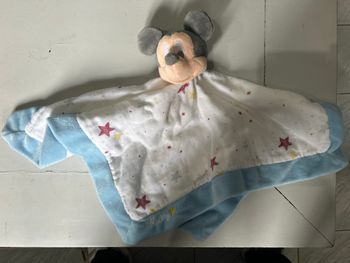 Doudou mouchoir Mickey
