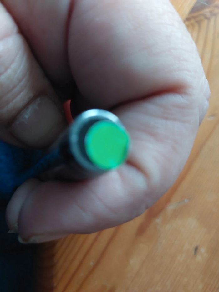 Eye liner vert longue tenue - photo numéro 2