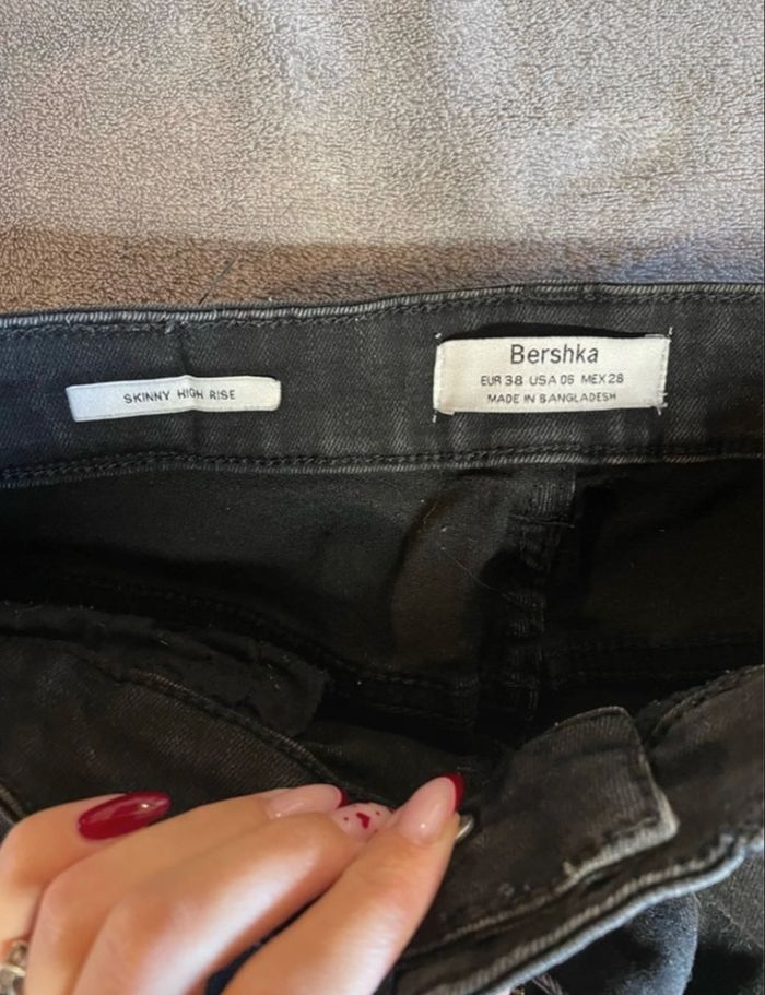 jean skinny noir, taille haute, T38, Bershka 🖤 - photo numéro 4