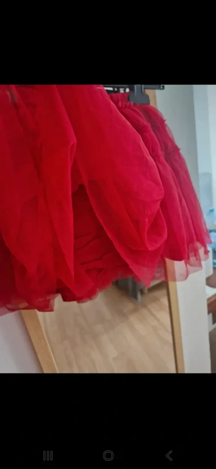 Jupe rouge à volants - photo numéro 5