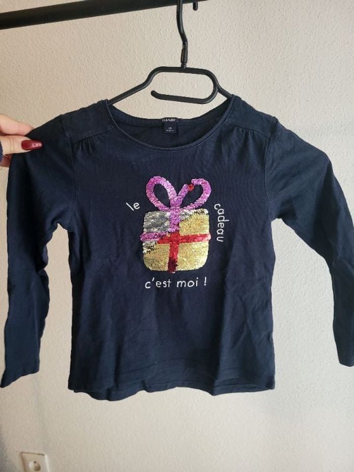 Pull leger sequin