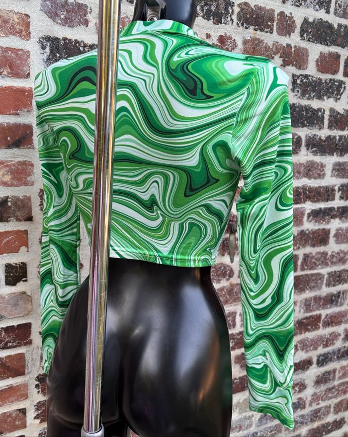 T-shirt court imprimé marbré vert T34 • Shein - photo numéro 3