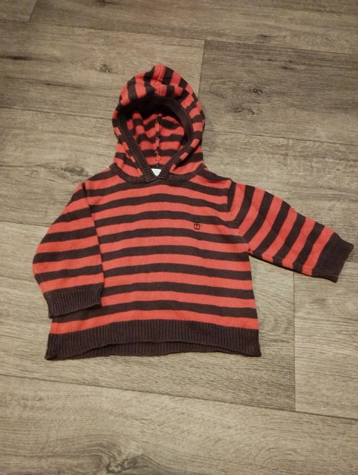 Pull a capuche rayé