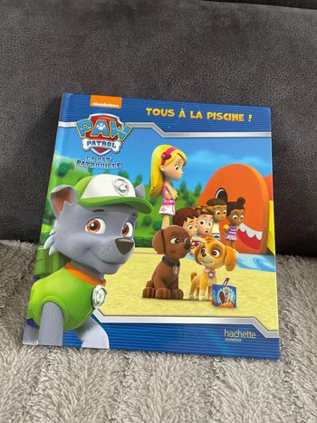 Livre Paw Patrol Tous à la piscine! Hachette Jeunesse