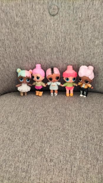 5 petites poupées lol surprise