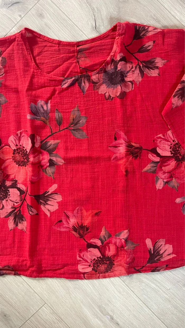 Tunique rouge avec fleurs - photo numéro 4