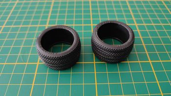 Lot x2 Pneu arrière Michelin pièce détachée miniature Dodge viper RT10 1/18 Burago #B03