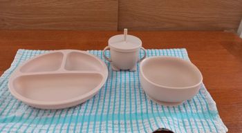 Assiette, bol et verre