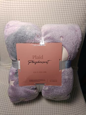 Plaid fluorescent neuf couleur Lila