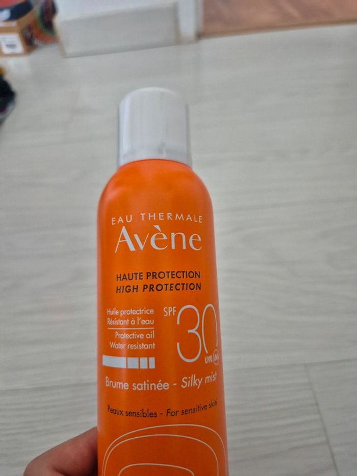 Baume scintillant en spray protection solaire 30 Avene - photo numéro 5
