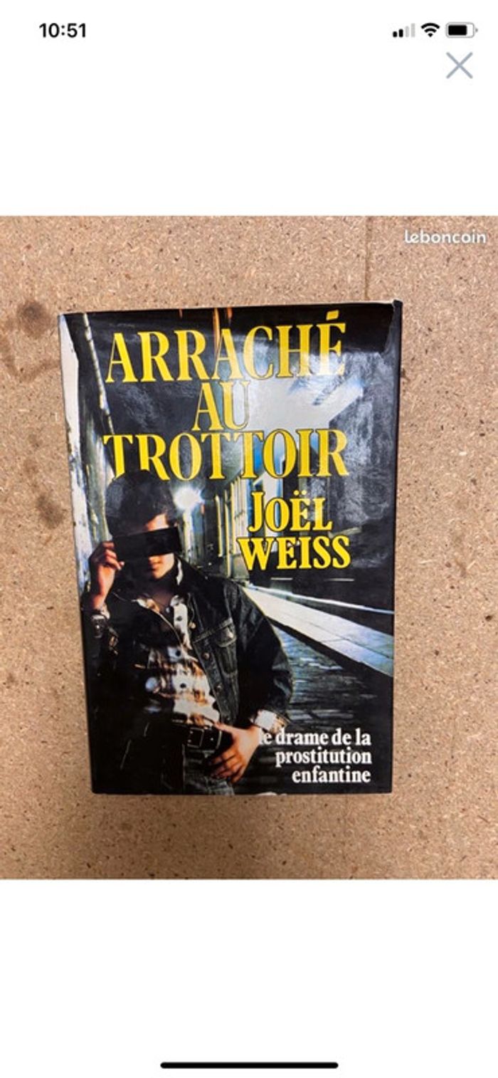 Arraché au trottoir