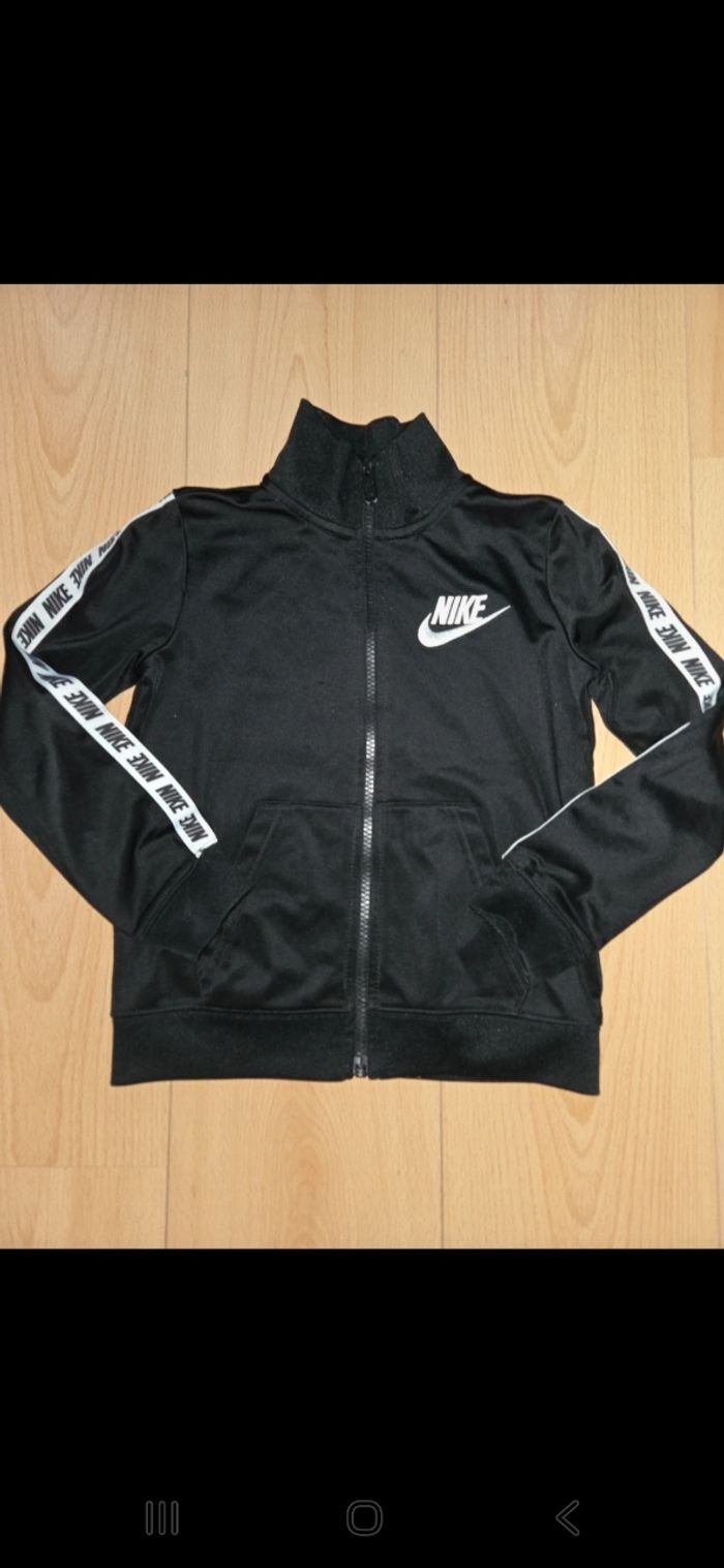 Veste nike noire 5/6 ans