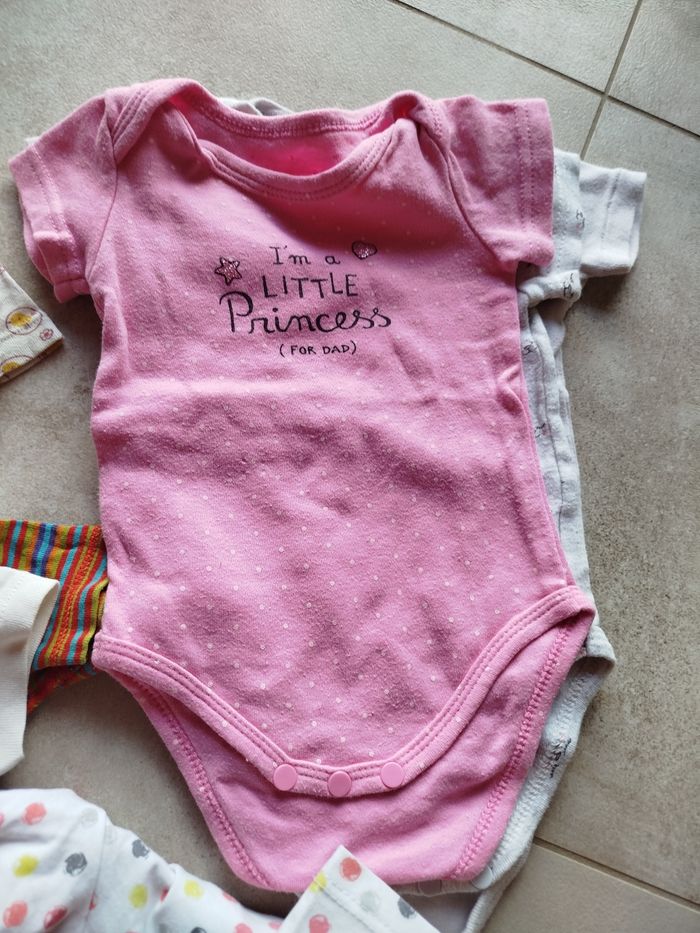 Lot body manches courtes 12 mois - photo numéro 7