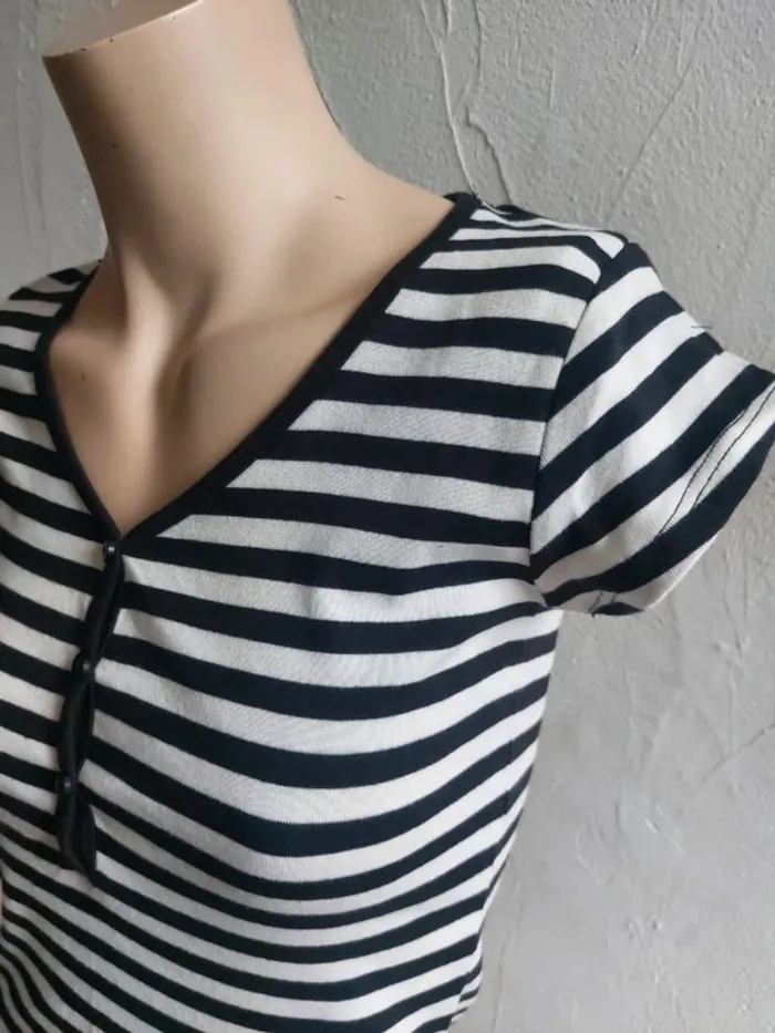 T-shirt rayé noir et blanc Taille XS - photo numéro 3