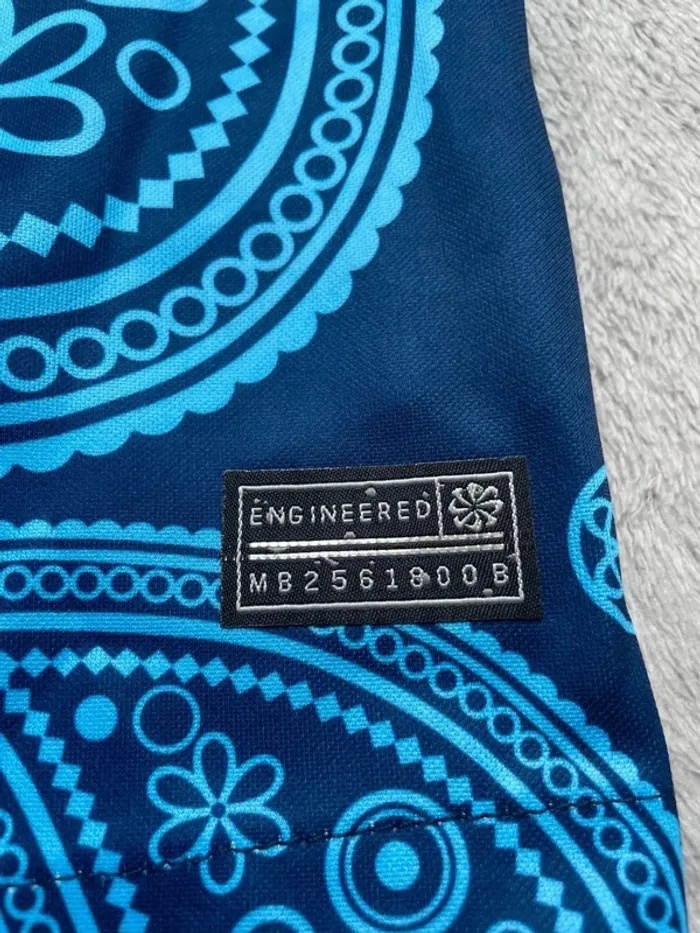 Maillot concept foot Barcelone bleu édition Paisley taille M - photo numéro 5