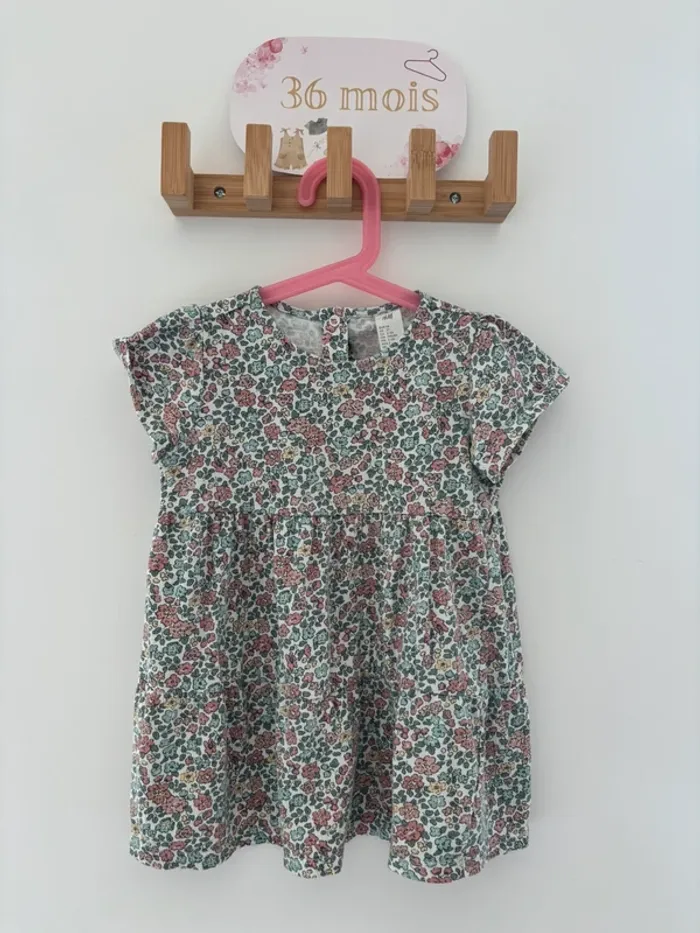Robe d’été fleurie H&M fille 98 cm – Légère et pétillante