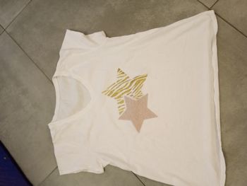 t shirt  blanc neuf  avec étoile  moumoute et doré