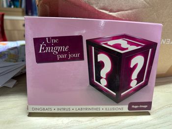 Coffret calendrier éphéméride Une énigme par jour neuf