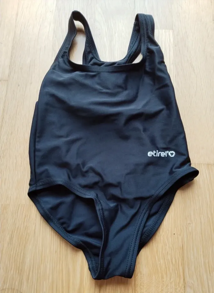 Maillot de bain neuf 2 ans