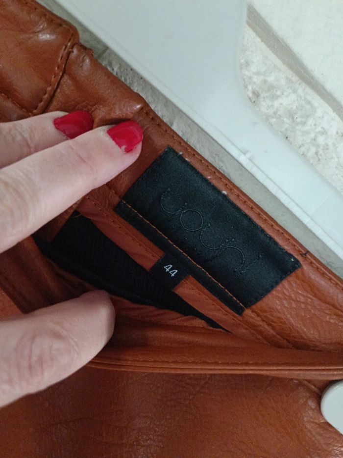 Jupe faux cuir 44 - photo numéro 3
