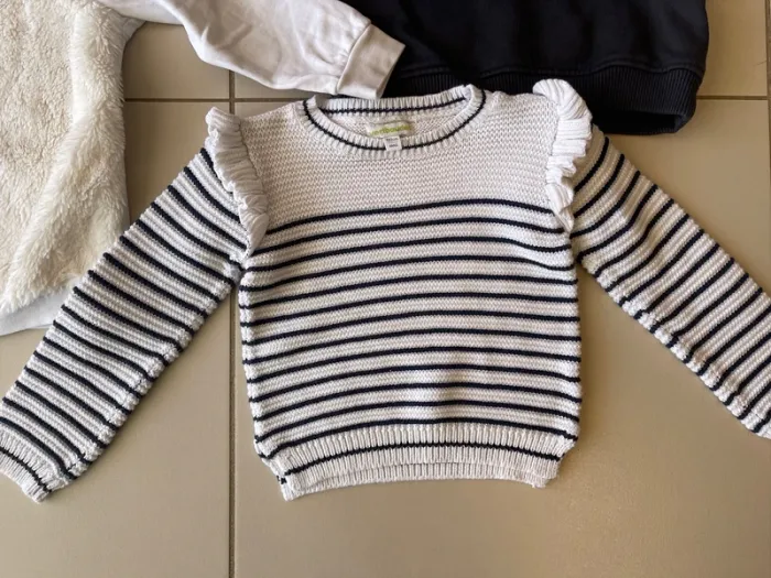 Lot 4 pulls 4 ans ! - photo numéro 2