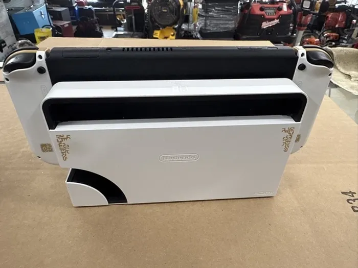 Console Nintendo Switch OLED Legend of Zelda : Tears of the Kingdom Edition