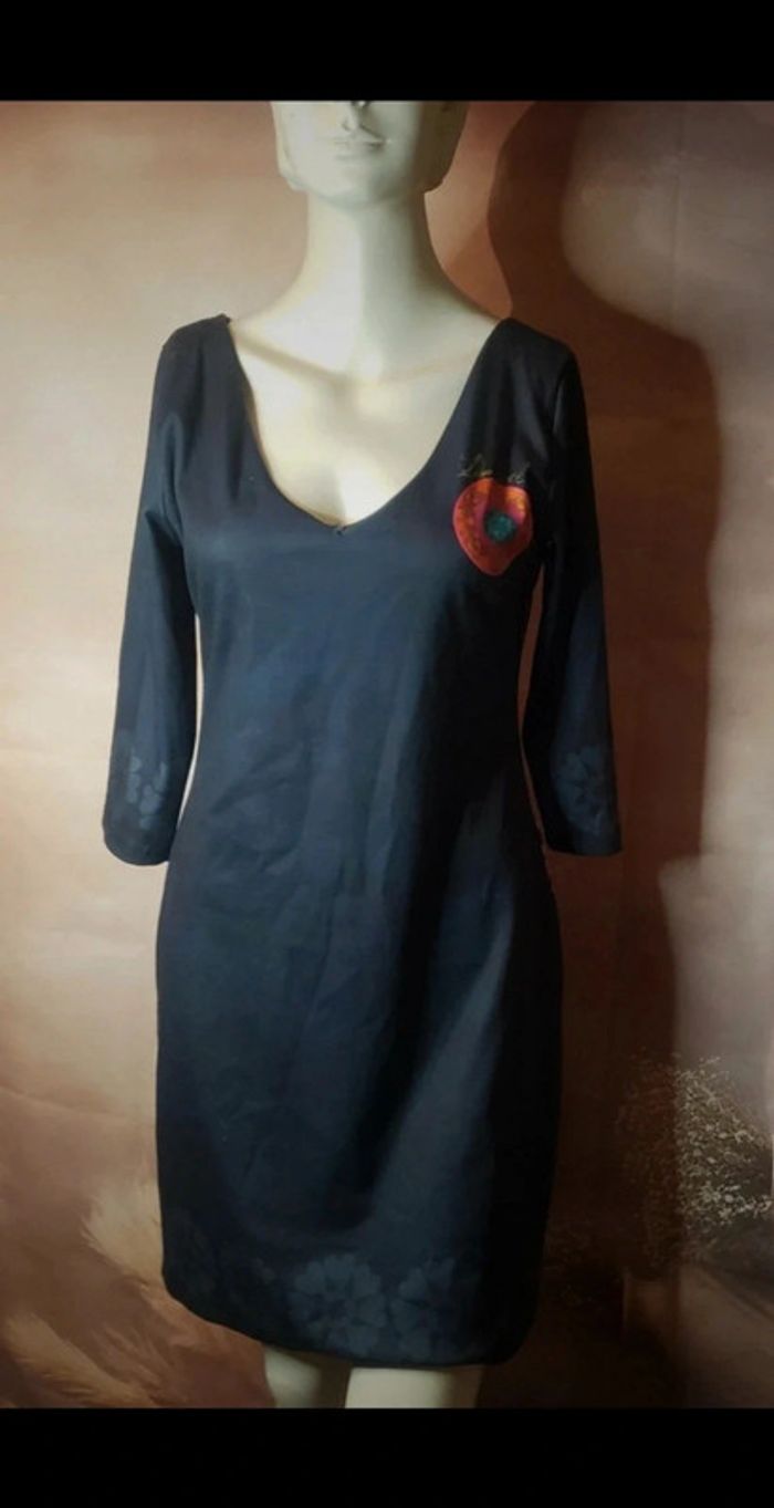 Jolie Robe Desigual taille 40 - photo numéro 2