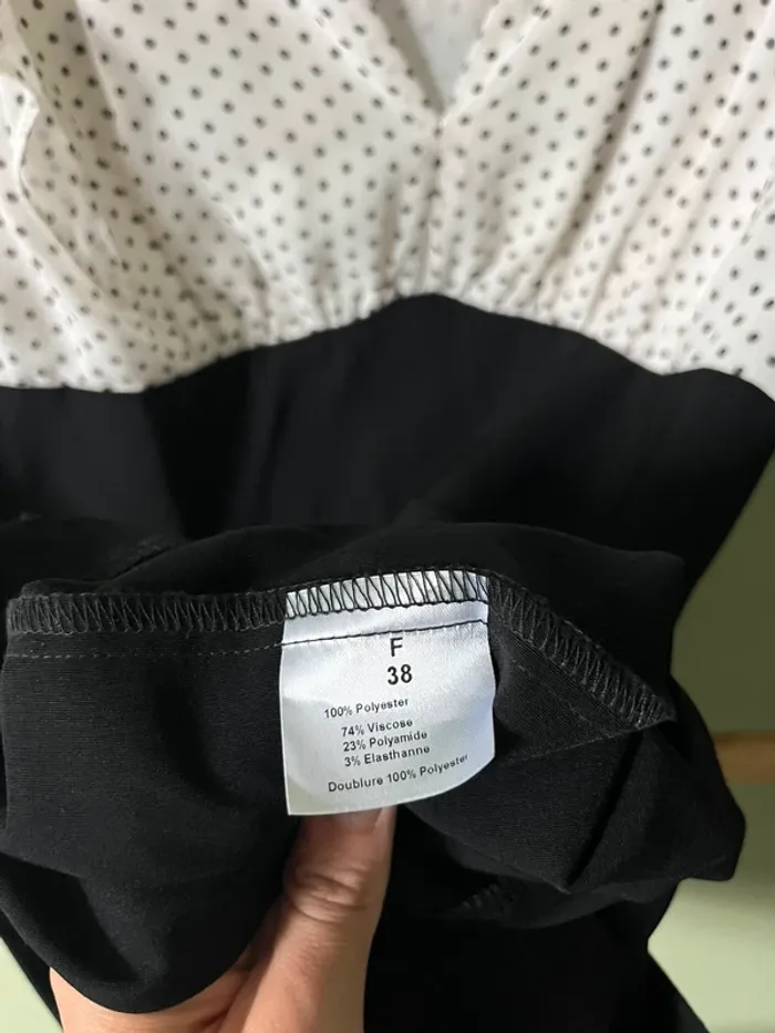 Robe bicolore noire et blanche à pois – Taille 38 - photo numéro 5